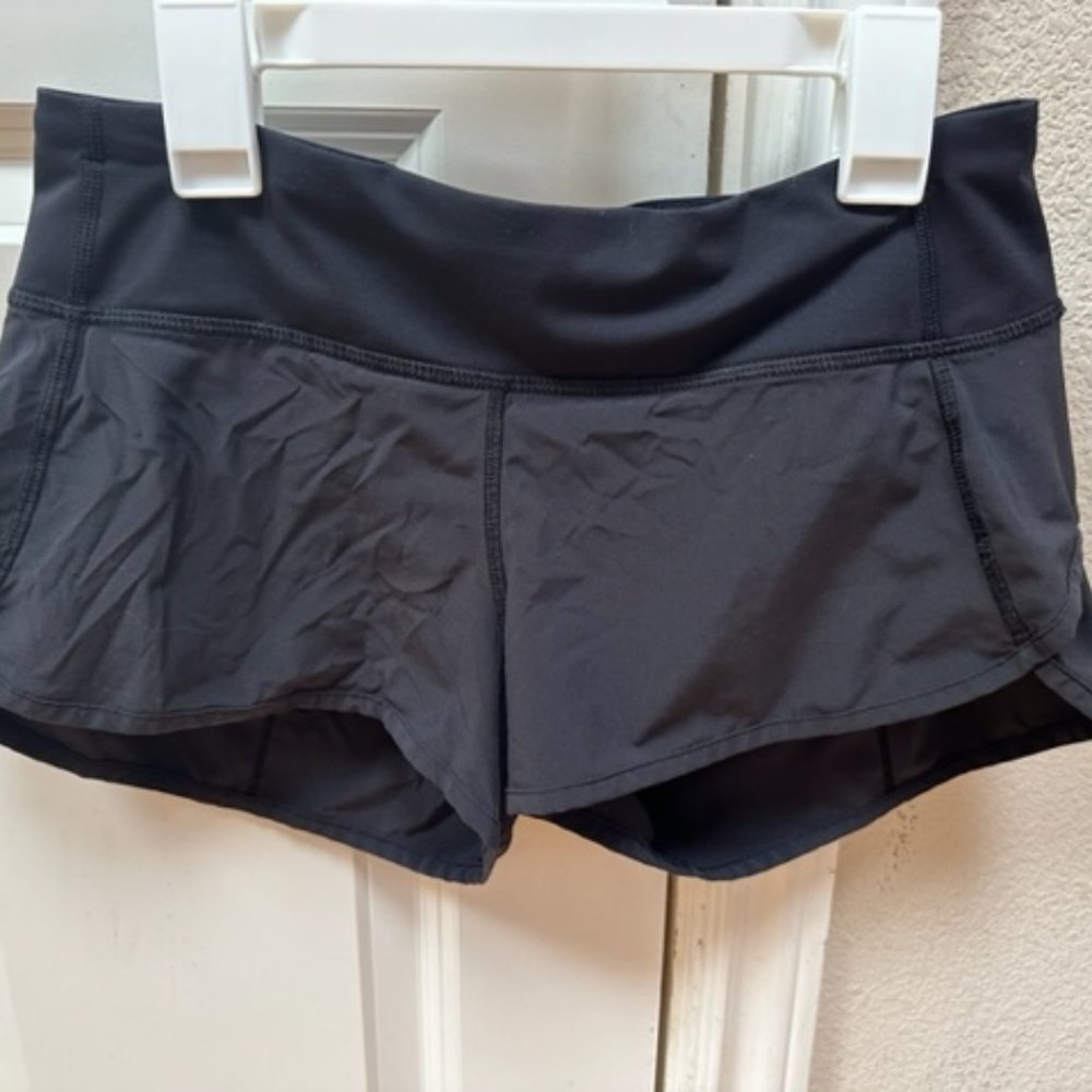 Black Lululemon Speed Up shorts - Size 4